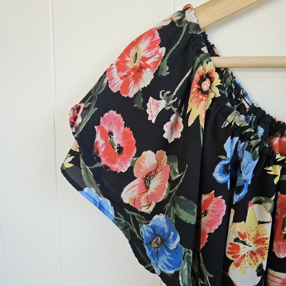 CUPIO Bold Floral Off-Shoulder Top - Picture 3 of 6